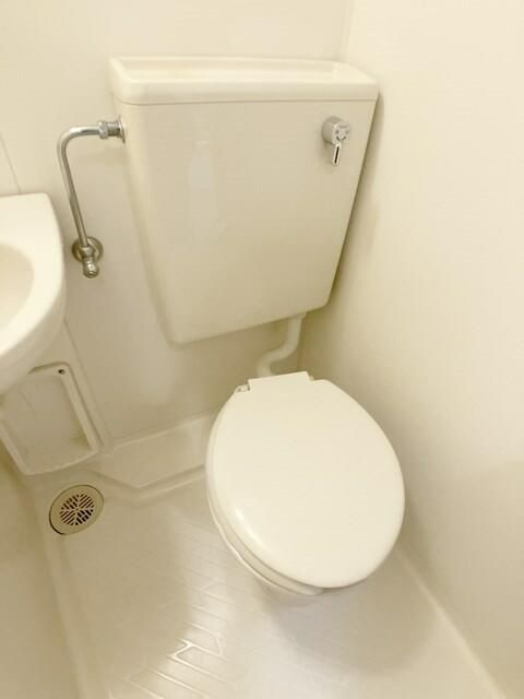 市川市新田２丁目の賃貸マンションのトイレ