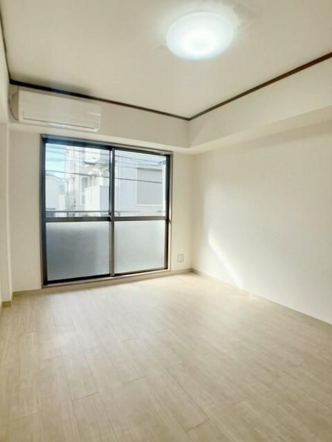 市川市新田２丁目の賃貸マンションの洋室