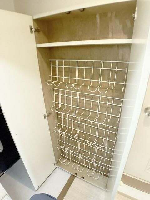 市川市新田２丁目の賃貸マンションの玄関