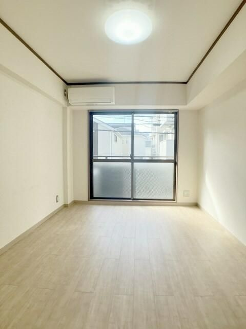 市川市新田２丁目の賃貸マンションの居間・リビング