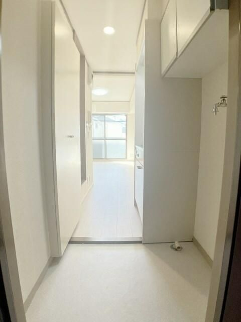 市川市新田２丁目の賃貸マンションの玄関