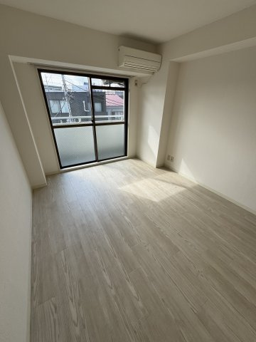 ライフイン玉川の洋室