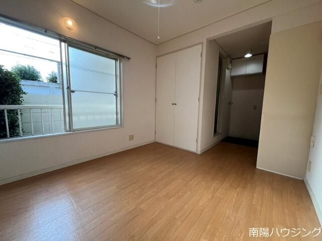 サン・パレスの洋室