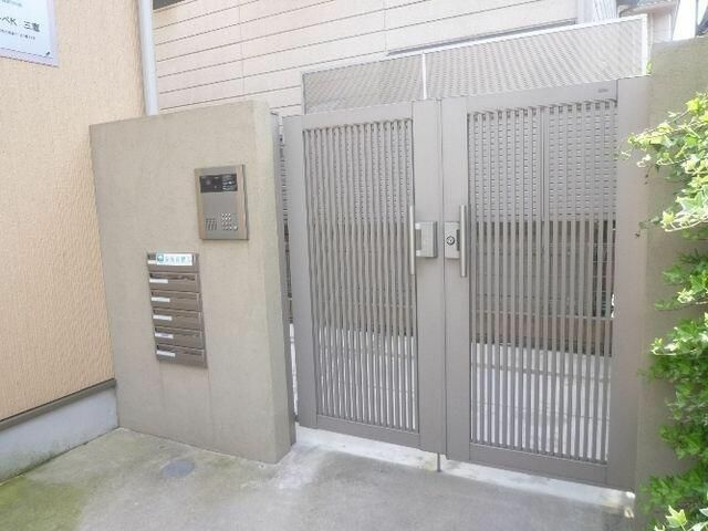 リーベＫ三鷹のエントランス