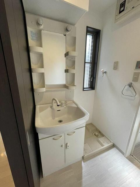 リーベＫ三鷹の洗面所