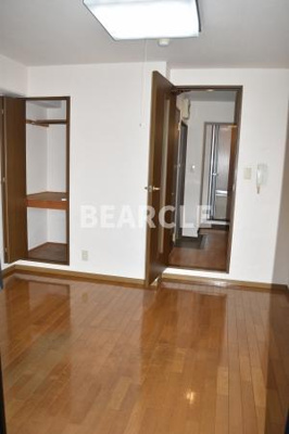 【寝室】 | コモドエスペシオ勝山 | ３０１号