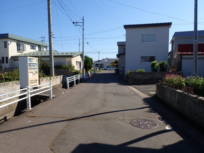 【前面道路含む現地写真】 | 黒石市追子野木三丁目　土地