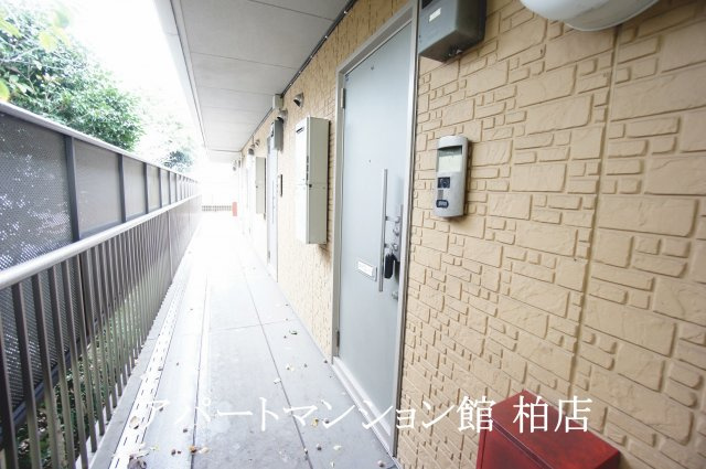 アプリコットアベニュー東台本町の玄関|※別号室参考写真です