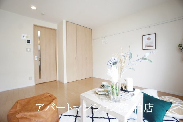 アプリコットアベニュー東台本町の居間・リビング|※別号室参考写真です