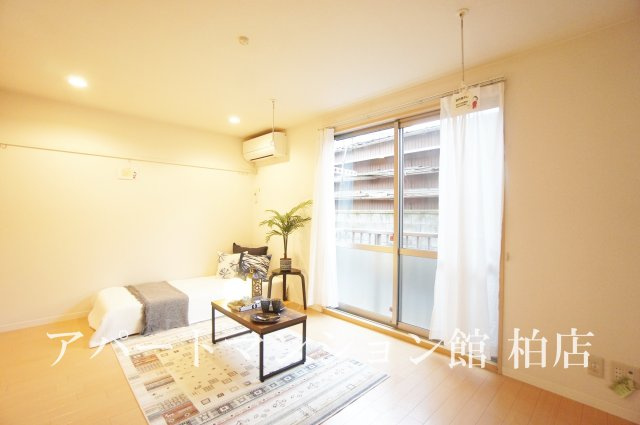 アプリコットアベニュー東台本町の居間・リビング|※別号室参考写真です