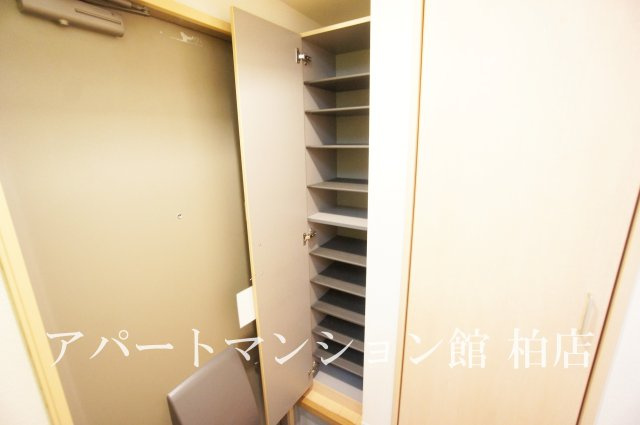 アプリコットアベニュー東台本町の玄関|※別号室参考写真です