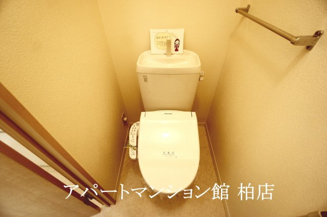 アプリコットアベニュー東台本町のトイレ|※別号室参考写真です