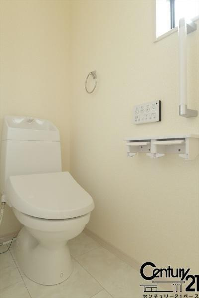 リーブルガーデン南永井町 ／新築一戸建の内観：施工例|■フチなし＆トルネード洗浄でお掃除も楽らく！ウォシュレット付きです！■