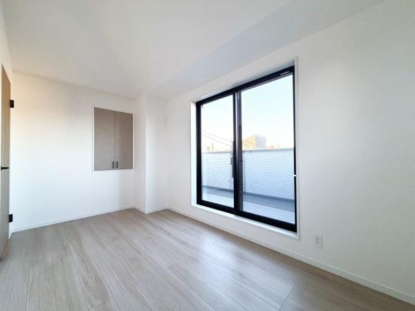 横浜市磯子区中浜町の新築一戸建の洋室