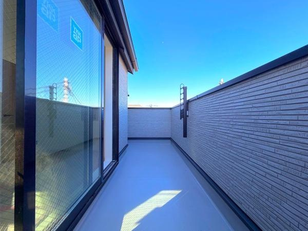 横浜市磯子区中浜町の新築一戸建のバルコニー