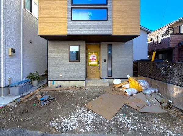 横浜市磯子区中浜町の新築一戸建の駐車場