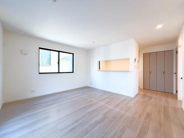 横浜市磯子区中浜町の新築一戸建の居間・リビング