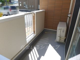 広島市安佐北区小河原町のアパートのバルコニー