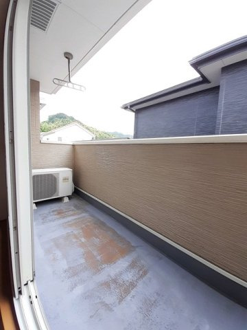 カトル・セゾン　Ⅰのバルコニー|広々としたバルコニーです