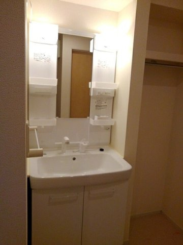 リンク　Ｂの洗面所|広い洗面スペース