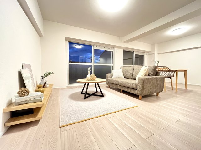 藤和伏見コープの居間・リビング