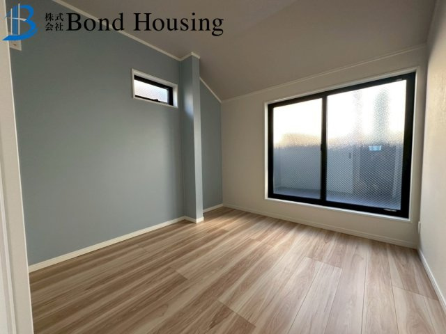 LDK約18.5帖でゆったり・２WAYアクセス可能　星陵台7丁目の洋室