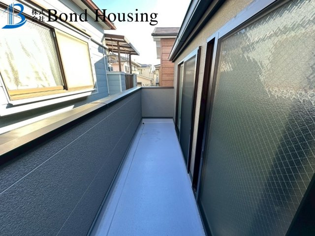 LDK約18.5帖でゆったり・２WAYアクセス可能　星陵台7丁目のバルコニー