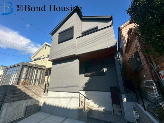 LDK約18.5帖でゆったり・２WAYアクセス可能　星陵台7丁目の前面道路含む現地写真