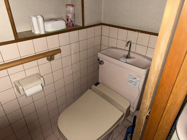 12/8新規　戸建　高山市西之一色町　500万のトイレ