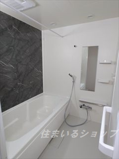 広島市安佐北区上深川町のアパートの浴室|広い１坪浴室。追い焚き・浴室暖房乾燥機あり