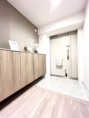 パレス南塚口壱号棟の玄関|ゆったりとした玄関です