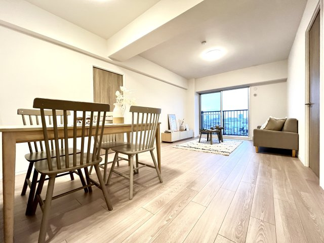 パレス南塚口壱号棟の居間・リビング