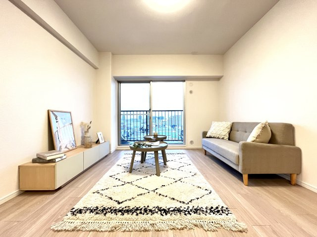 パレス南塚口壱号棟の居間・リビング