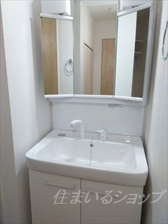 Ｐｌａｃｅｄ　Ⅱの洗面所|三面鏡付きシャンプードレッサー