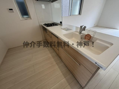 【キッチン】 | 神戸市垂水区本多聞6丁目　新築戸建1号棟　仲介手数料無料！ | お料理しやすいキッチンです