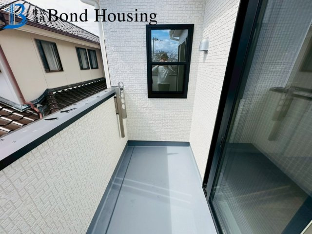 南向きバルコニー・周辺環境充実　神陵台　全2棟　2号棟のバルコニー