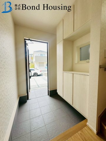 南向きバルコニー・周辺環境充実　神陵台　全2棟　2号棟の玄関