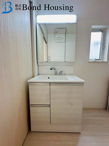 南向きバルコニー・周辺環境充実　神陵台　全2棟　2号棟の独立洗面台