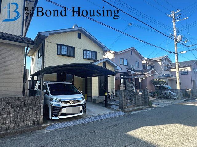 「並列2台駐車可」「日当たり良好」 魚住町清水 築25年の前面道路含む現地写真