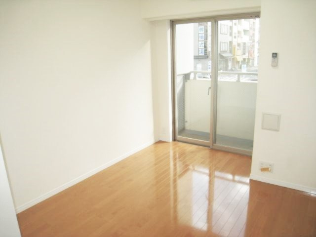 グロースメゾン亀戸の居間・リビング