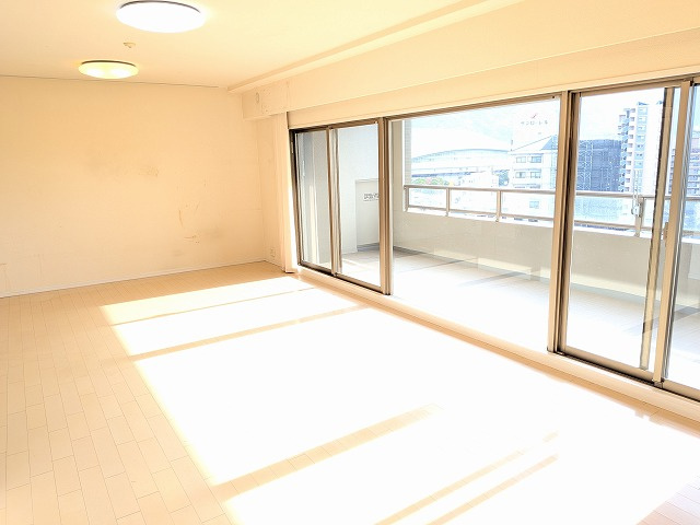 【居間・リビング】 | ポレスターメガシティ小倉ウエストガーデン（A-3）