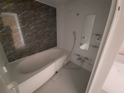 【浴室】 | エスペランサ中仁野Ⅲ | 落ち着いた空間のお風呂です