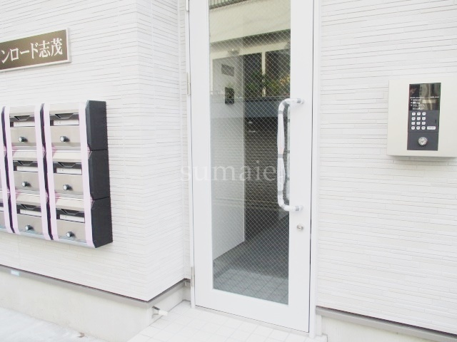 ノーザンロード志茂のロビー|建物入口はこちらです☆