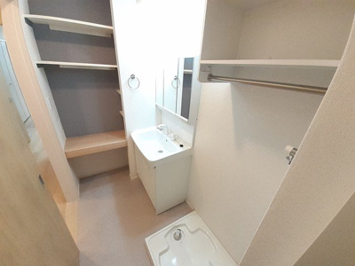 【洗面所】 | アネモスヒルズ姫路Ⅰ | スペースが確保できる洗面所です