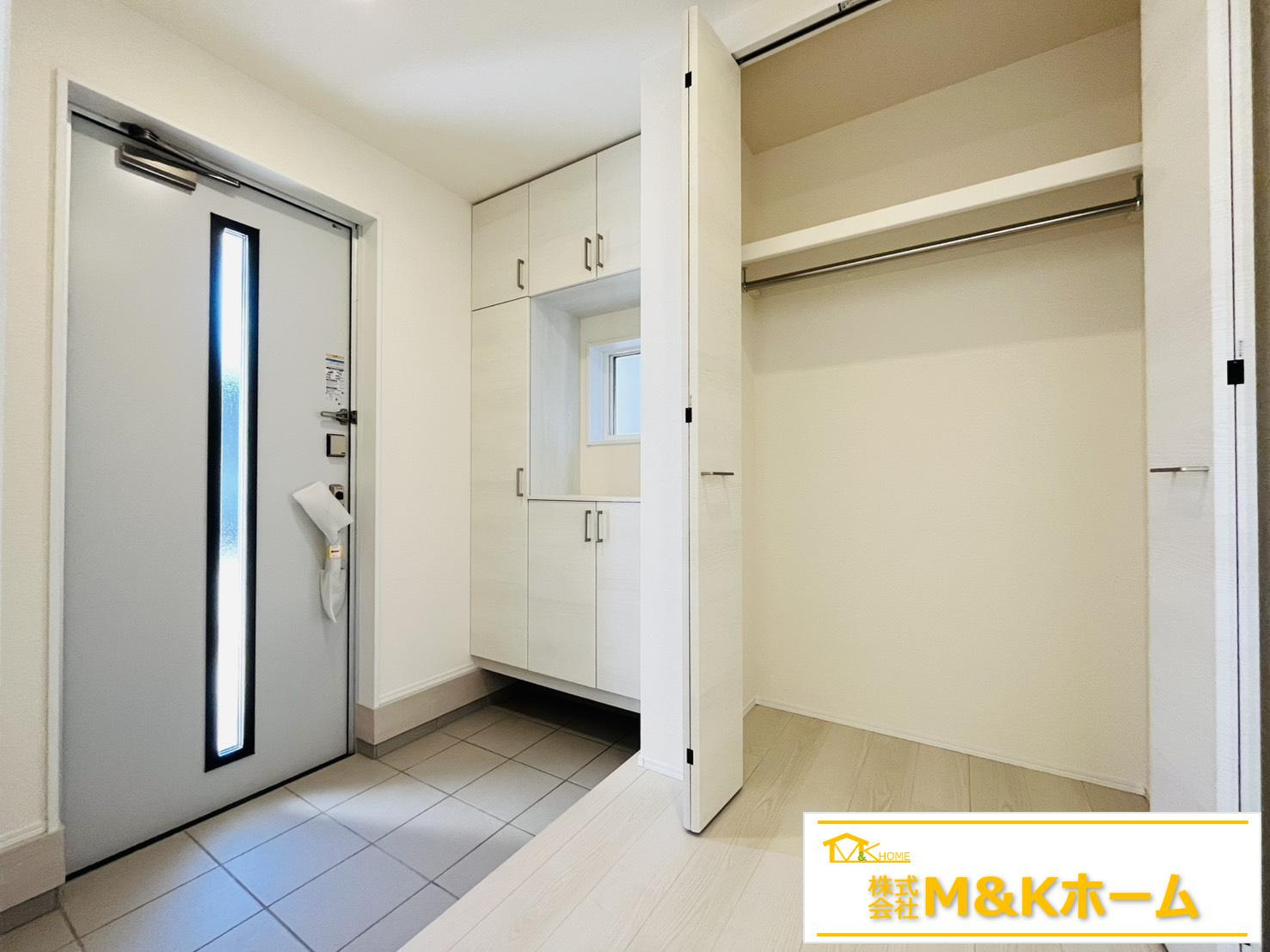 常滑市かじま台1丁目　全2棟　1号棟の玄関|収納豊富な玄関☆　耐震等級3取得☆