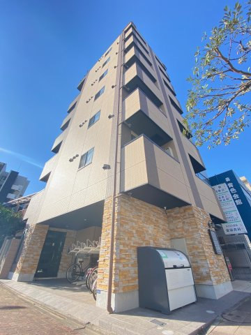 トレド新宿の外観