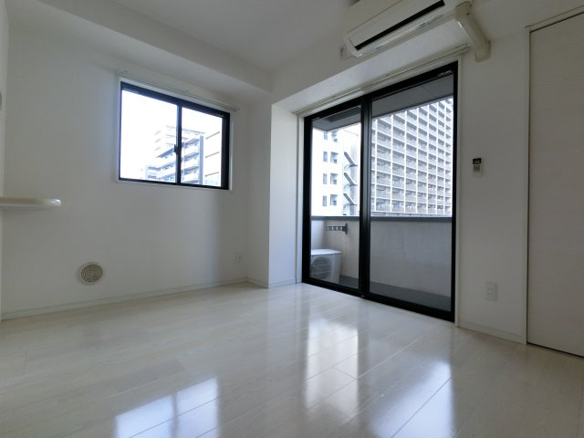 トレド新宿の居間・リビング