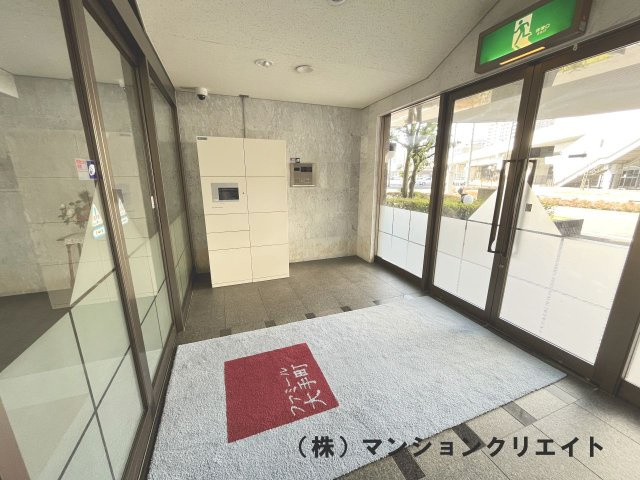ファミール大手町のエントランス|オートロックと監視カメラ付き