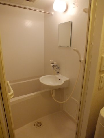 レオパレス若葉の浴室|バス・トイレ別