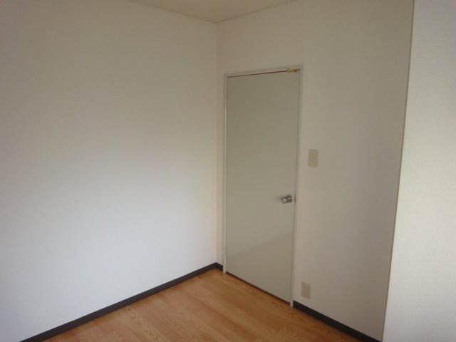 パレス東山の洋室
